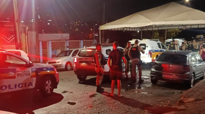 Homem é ameaçado por populares após acusação de ataque a adolescente em Divinópolis