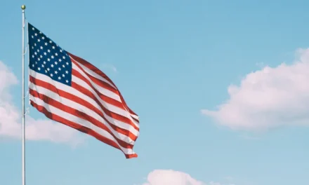 Queda de helicóptero militar é registrada no estado de Washington, nos EUA