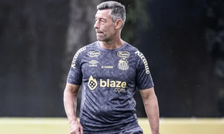 Fifa condena Santos a pagar R$ 12,6 milhões a Pedro Caixinha e comissão técnica