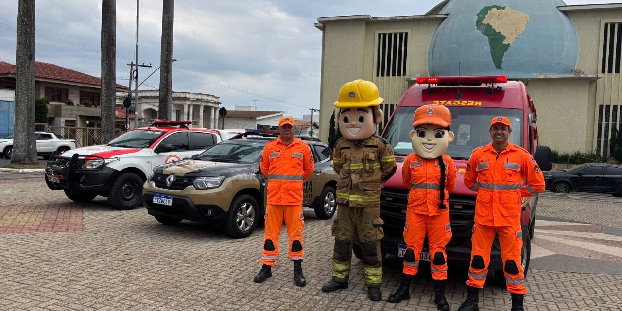 Bombeiros reforçam conscientização no trânsito durante blitz educativa em Campo Belo