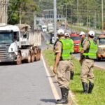 CRLV 2025 passa a ser exigido em blitzes para veículos com placas finais 1, 2 e 3 em MG