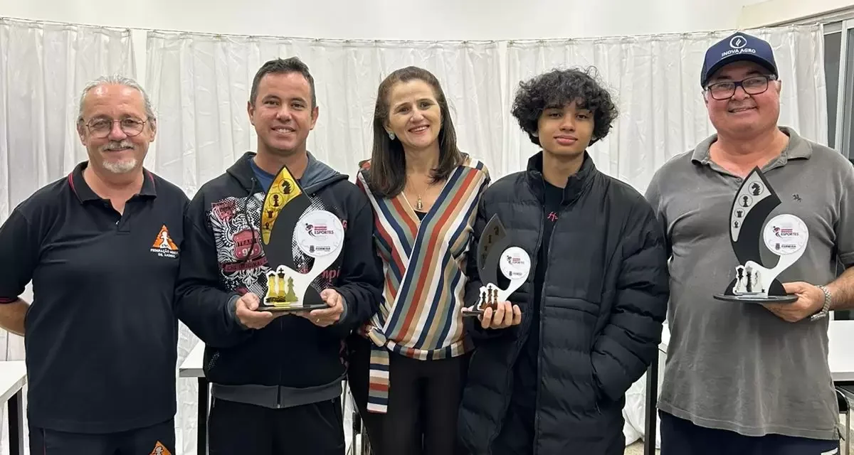 Competição de xadrez reúne jogadores e celebra cultura em Formiga