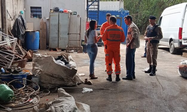 Fiscalização conjunta inspeciona ferros-velhos em Arcos durante Operação Circuito Fechado