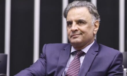 Aécio Neves assumirá presidência do PSDB e mira retorno ao protagonismo político em 2026