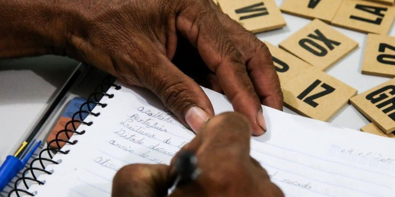 Analfabetismo funcional atinge 29% dos brasileiros e escancara desigualdades históricas