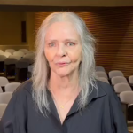 Angela Ro Ro morre aos 75 anos no Rio de Janeiro após complicações de saúde
