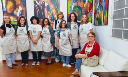 Alunas do Atelier Maria José Boaventura transformam vivências em arte na exposição “A Urgência da Expressão”