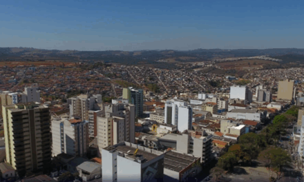 Após cerca de uma hora de choro, bebê é resgatado sozinho dentro de casa em Varginha