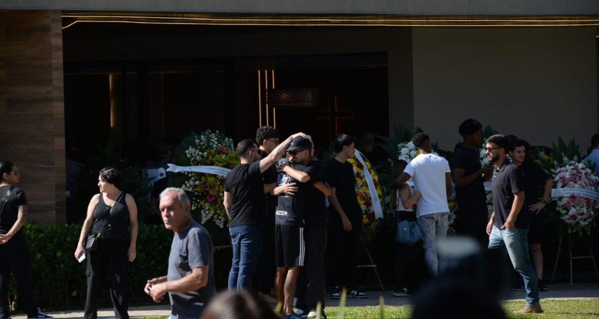 Jovem morta após acidente com fiação elétrica é velada em BH; amigos e familiares prestam homenagens