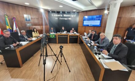 Câmara de Formiga aprova projetos voltados à assistência social, transporte público e orçamento municipal