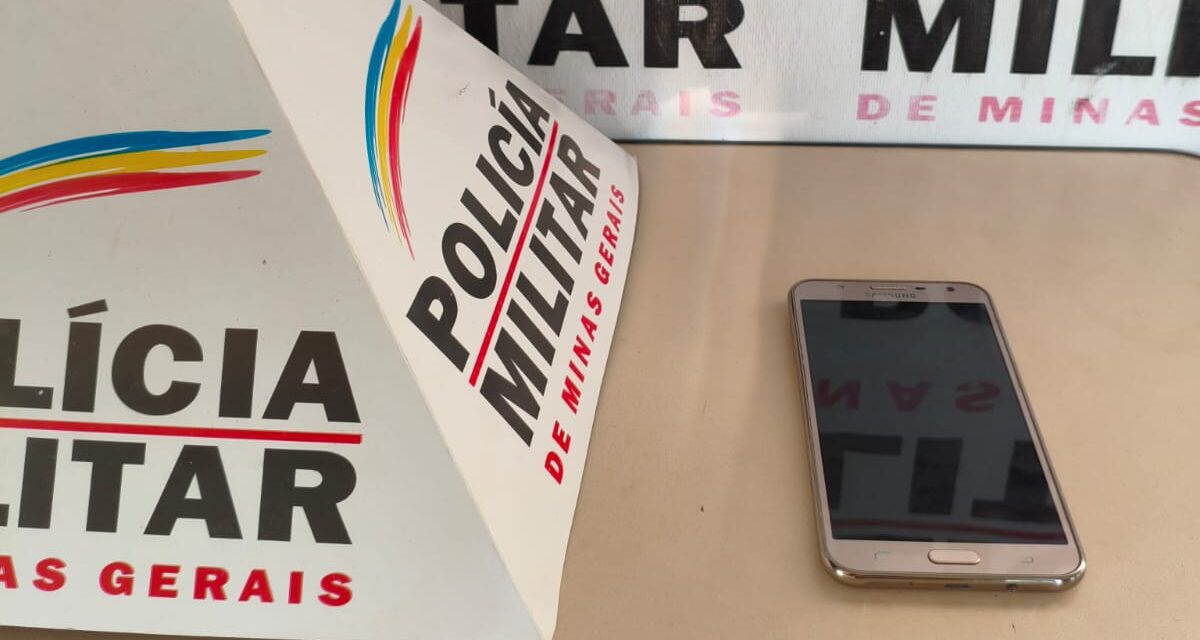 PM prende mulher por furto de celular em igreja no centro de Itapecerica