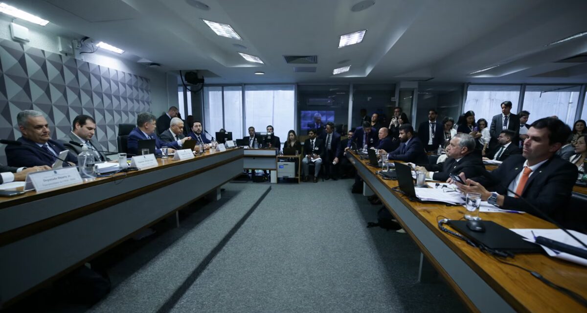 CPMI do INSS amplia lista de depoentes e pede prisão preventiva de advogado investigado