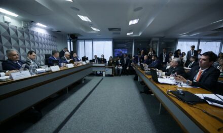 CPMI do INSS amplia lista de depoentes e pede prisão preventiva de advogado investigado