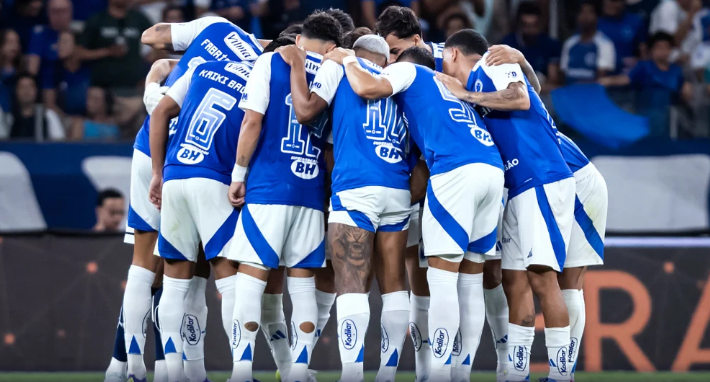 Com vitória no Mineirão, Cruzeiro encosta no Flamengo e amplia projeção de título