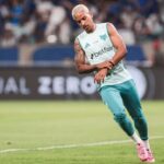 Cruzeiro enfrenta Bragantino com sete jogadores pendurados