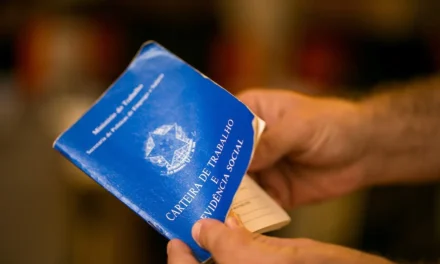 Desemprego se mantém em 5,6% e repete mínima histórica, aponta IBGE