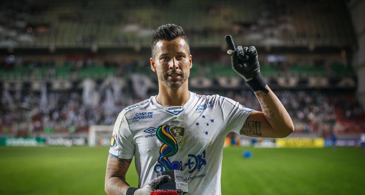 Fábio, ídolo do Cruzeiro, completa 45 anos e segue brilhando no Fluminense