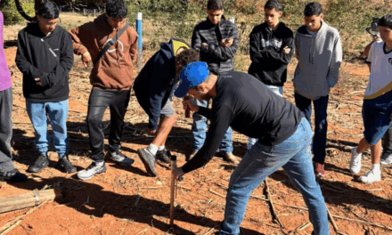 Alunos do curso técnico em agronegócio participam de visita técnica na fazenda laboratório do UNIFOR-MG