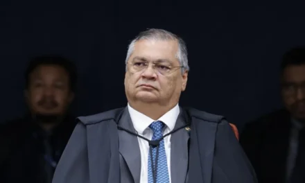 STF: Flávio Dino vota por condenação de Bolsonaro e réus por tentativa de golpe; placar está em 2×0