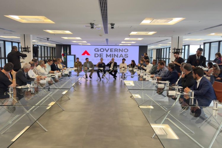 Nova Diretoria da AMM entrega demandas dos municípios em reunião com governador  