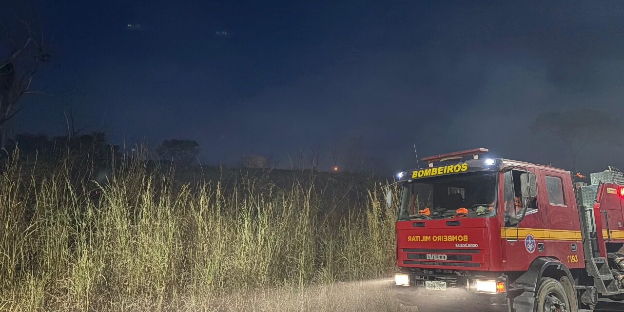 Incêndio atinge área de pastagem no bairro Vila Giarola, em Formiga