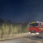 Incêndio atinge área de pastagem no bairro Vila Giarola, em Formiga