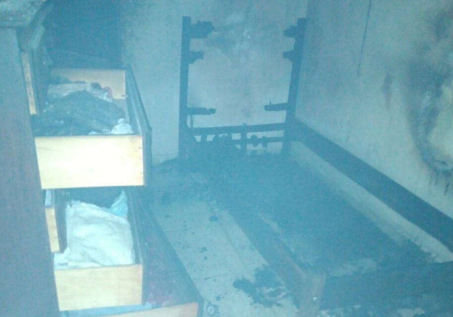 Polícia investiga possível causa criminosa em incêndio residencial, no bairro Rosa Mística