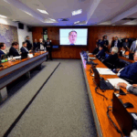 Crise entre Poderes: Senado quer parar julgamento de Bolsonaro após acusações contra Moraes