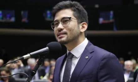 Kim Kataguiri defende que PL da Anistia exclua Bolsonaro e núcleo político