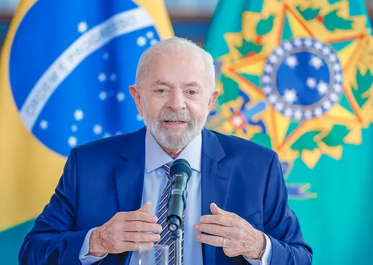 Brasil enfrenta déficits gêmeos e risco de rombo recorde sob o governo Lula