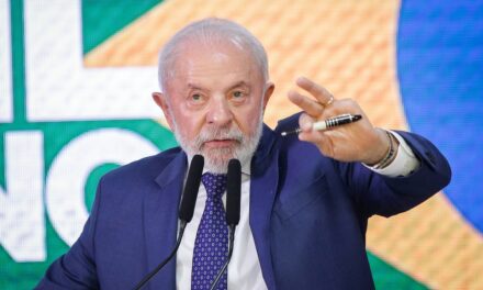 Lula defende redução de penas para envolvidos no 8 de janeiro, enquanto Câmara discute anistia