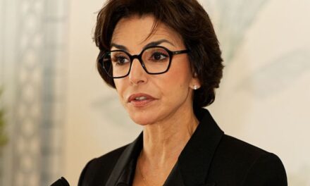 Ministra francesa é investigada por omissão de R$ 3,7 milhões em joias não declaradas