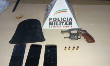 Homem fica bravo com conta de motel, tenta fugir da PM e é preso em piscina