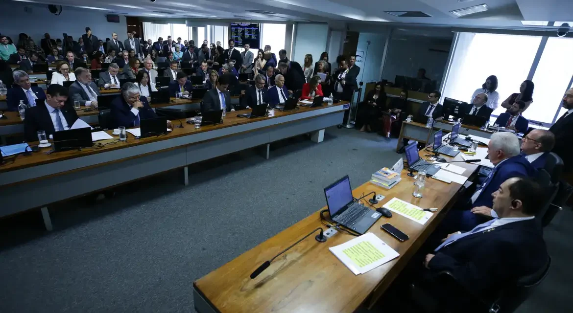 CCJ do Senado rejeita por unanimidade a “PEC da Blindagem”