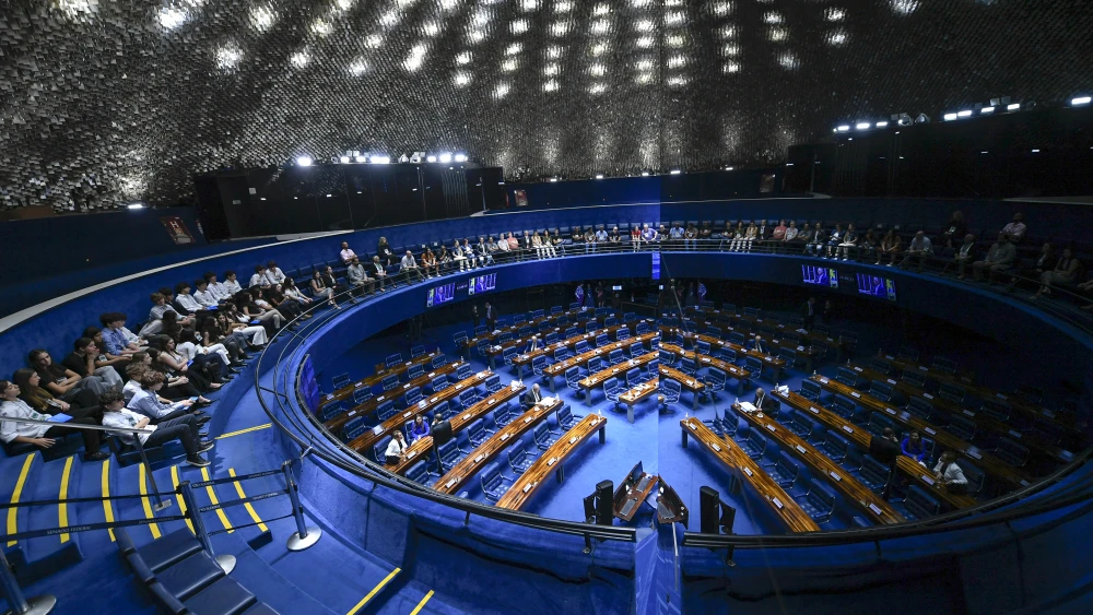 Senado vota liberação de R$ 30 bilhões para compensar tarifas dos EUA sobre produtos brasileiros