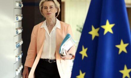 Avião de presidente da Comissão Europeia sofre interferência no GPS e Rússia é apontada como suspeita