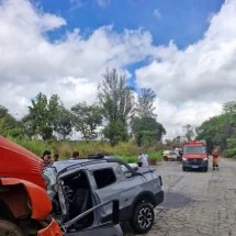 Colisão frontal entre caminhonete e caminhão deixa dois mortos na MG-423, em Conceição do Pará