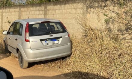Polícia Militar recupera carro roubado de motorista de aplicativo em Formiga