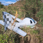 Avião de pequeno porte cai durante tentativa de decolagem em São Lourenço; casal sai ileso