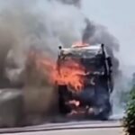 Incêndio destrói carreta às margens da BR-354 em Arcos