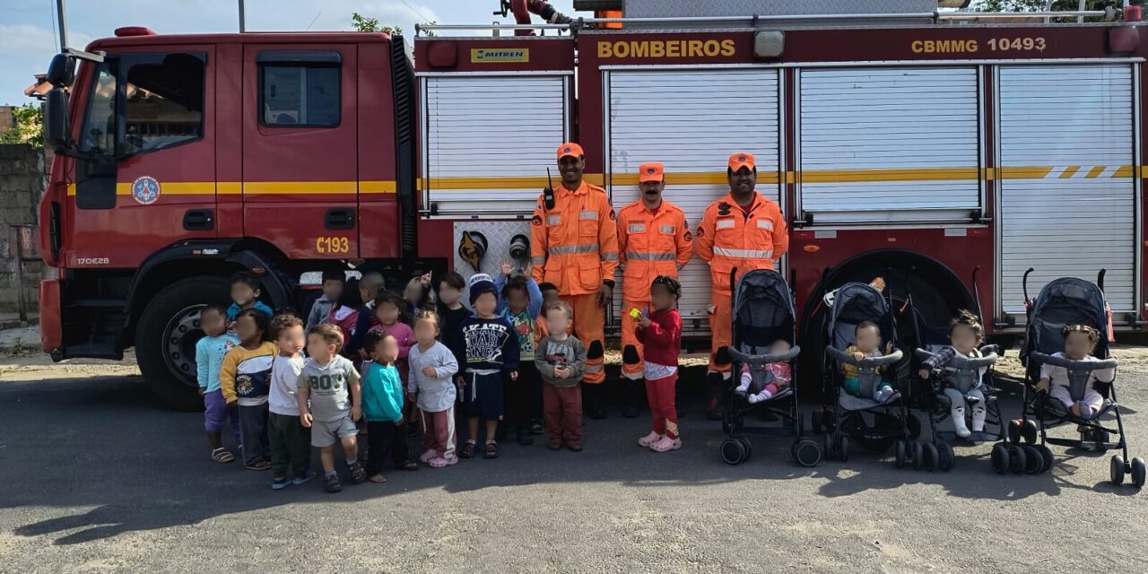 Após vazamento de gás, presença dos Bombeiros emociona crianças em Carmo do Cajuru