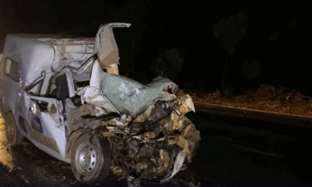 Três pessoas morrem em colisão envolvendo ambulância na BR-251