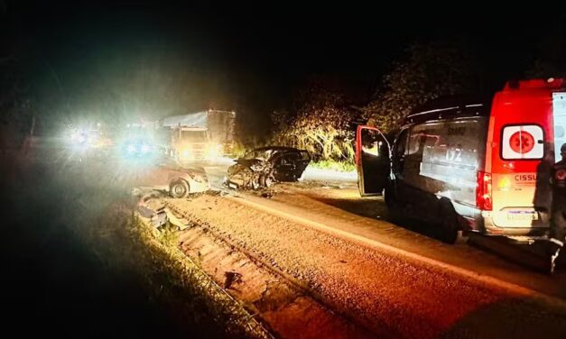 Idosa de 80 anos morre e quatro ficam feridos em acidente na BR-267