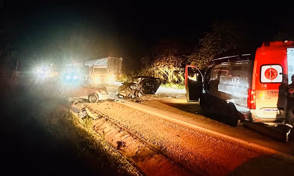 Idosa de 80 anos morre e quatro ficam feridos em acidente na BR-267