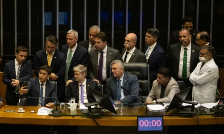 Conselho de Ética da Câmara instaura processos contra deputados por ocupação do plenário