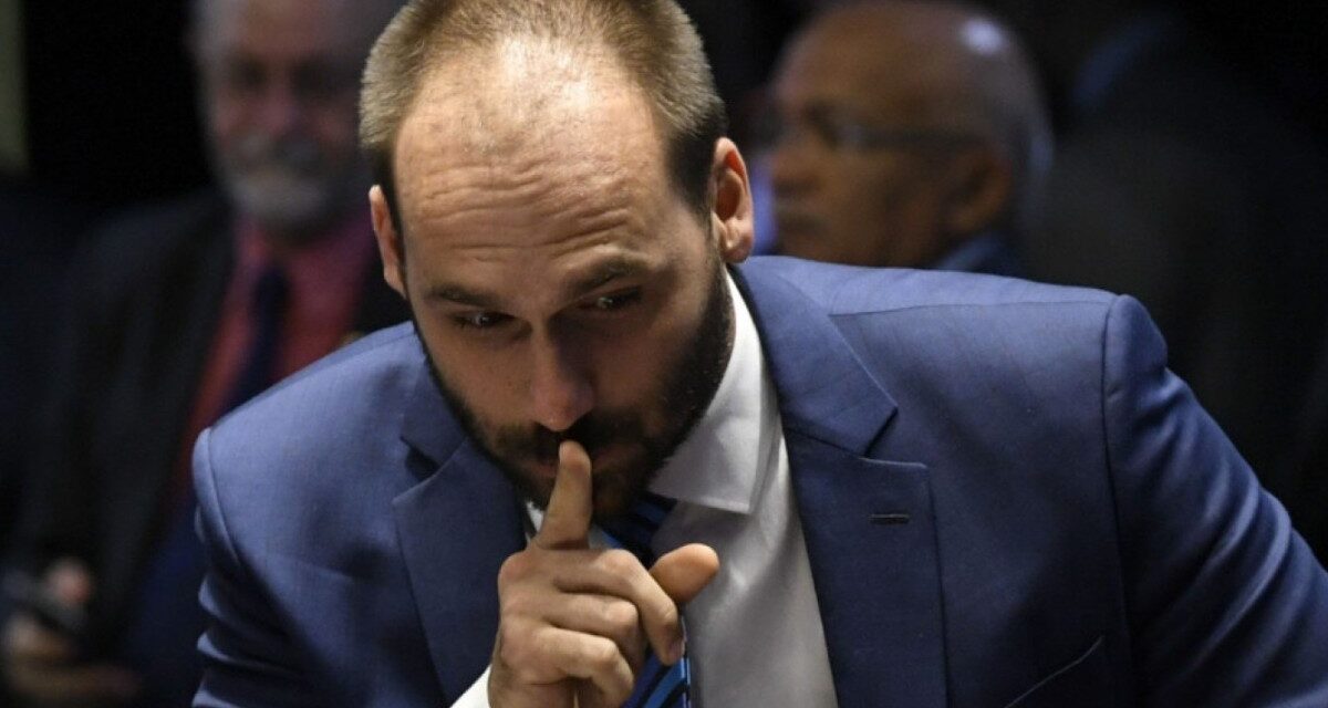 PL aconselha Eduardo Bolsonaro a evitar embates com líderes do Centrão em meio à análise de cassação