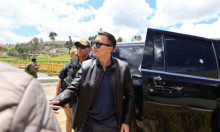 Presidente do Equador escapa ileso de ataque durante visita oficial em Cañar