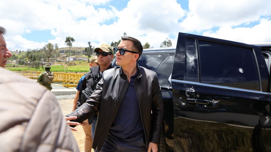 Presidente do Equador escapa ileso de ataque durante visita oficial em Cañar