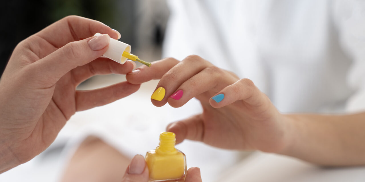 Anvisa proíbe uso de duas substâncias químicas em cosméticos por risco de câncer e problemas reprodutivos