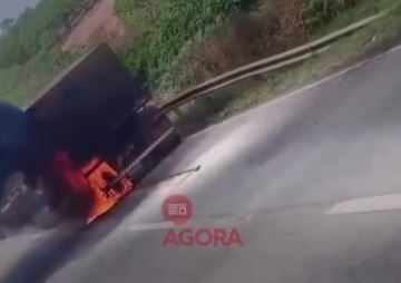 Carreta bitrem pega fogo próximo ao ‘Café dos Motoristas’